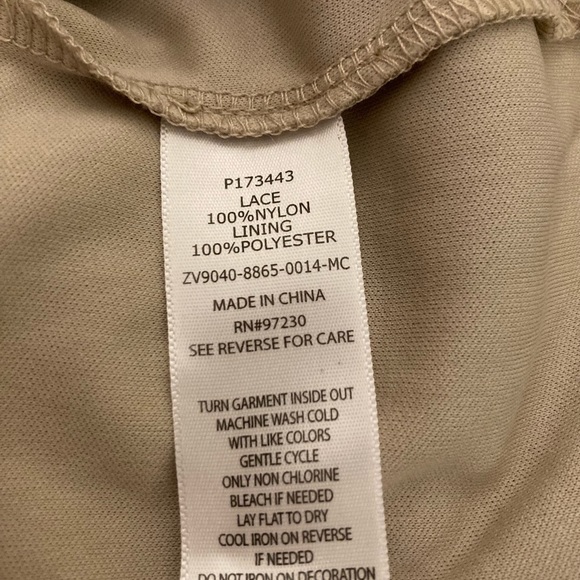 “Almost Famous” sleeveless black lace detail over beige/cream lining size M - Picture 5 of 5